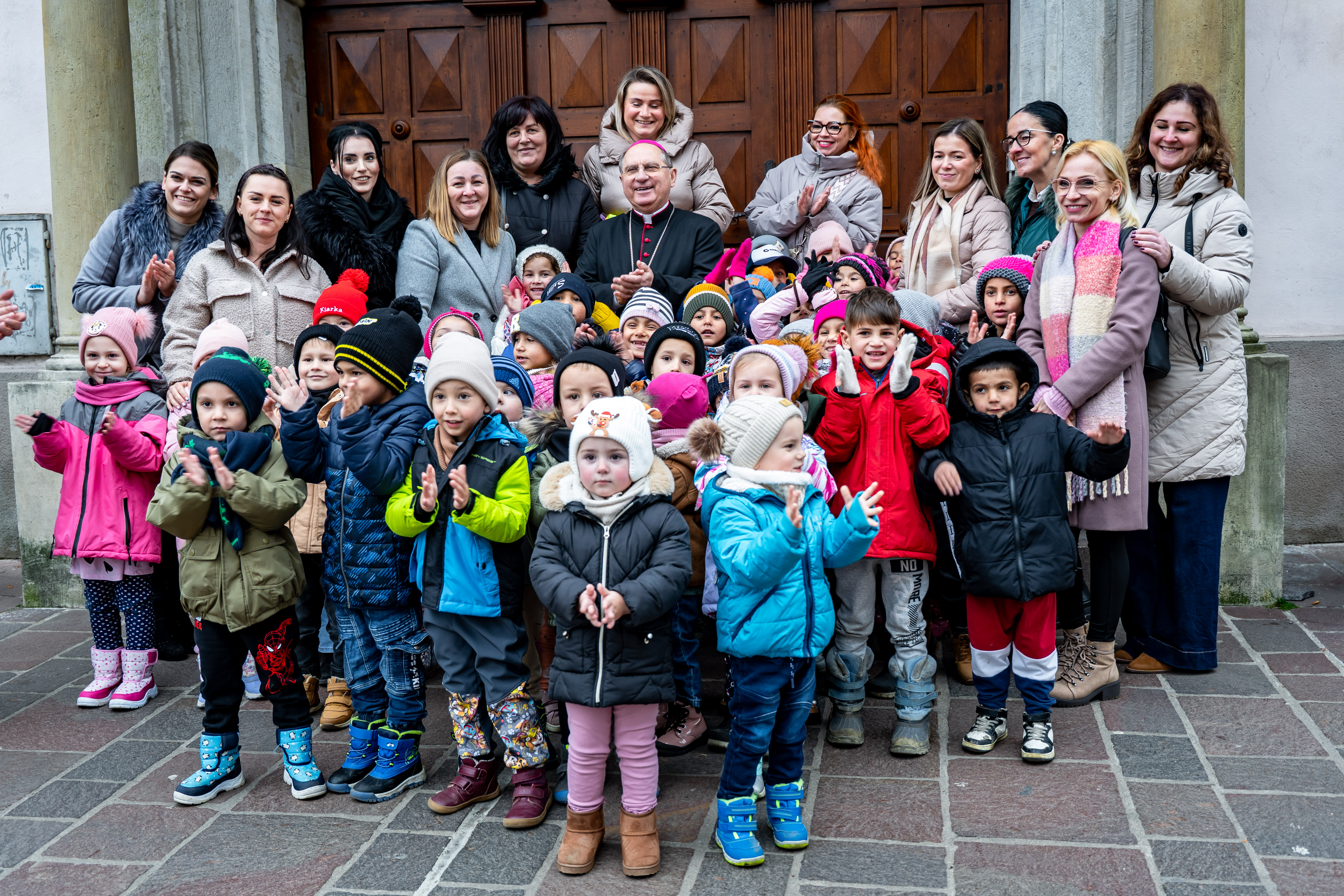 Slavnostne odhalenie pamatnej tabule na pocest kosickeho biskupa Augustina Fischer-Colbrieho-40